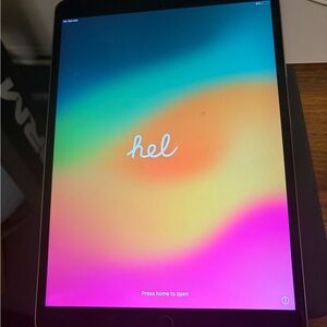 Black Tablet with Colorful Display - Apple iPad Pro 2nd generation 10.5 in